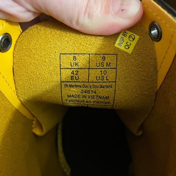 LIKE NEW DR. MARTENS 1460 BOOTS - Picture 7 of 8